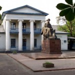 Памятник В.И.Далю в Луганске