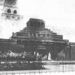 Второй деревянный Мавзолей В.И. Ленина. Архитектор А.В. Щусев. Август 1924 г.