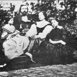 Теофиль Готье с семьей. Фото 1857 года
